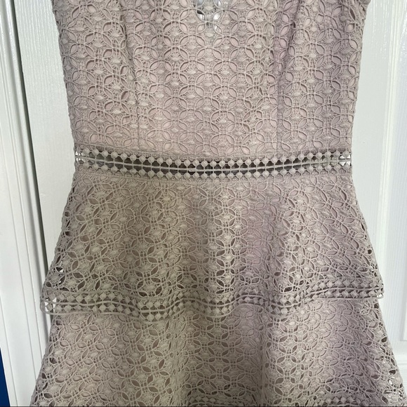 Lace Lilac Dress - Picture 5 of 8